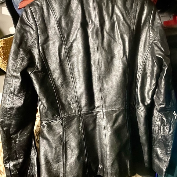 Vintage Black Genuine Leather Ladies Size Medium Blazer/Jacket - Very Slimming!! - Picture 2 of 7